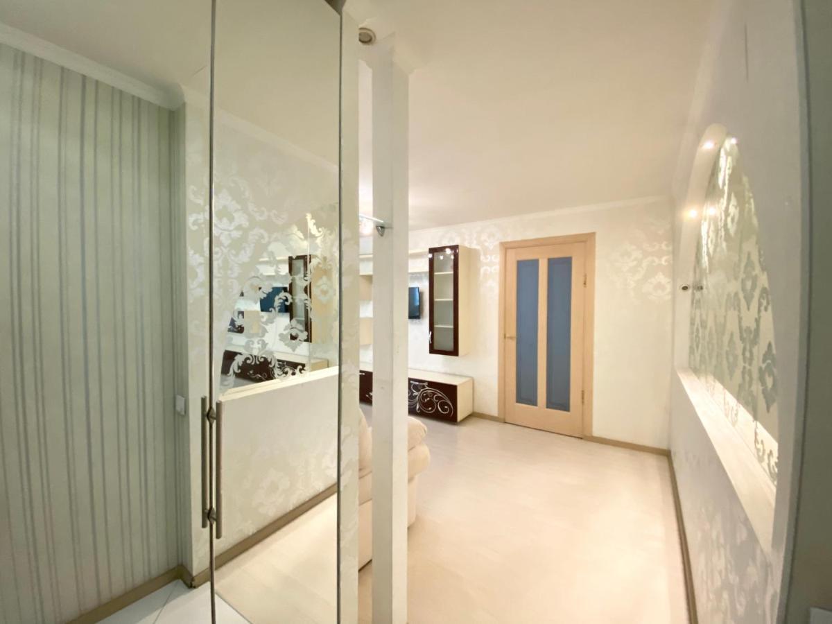Beautiful 1-bedroom Near Center